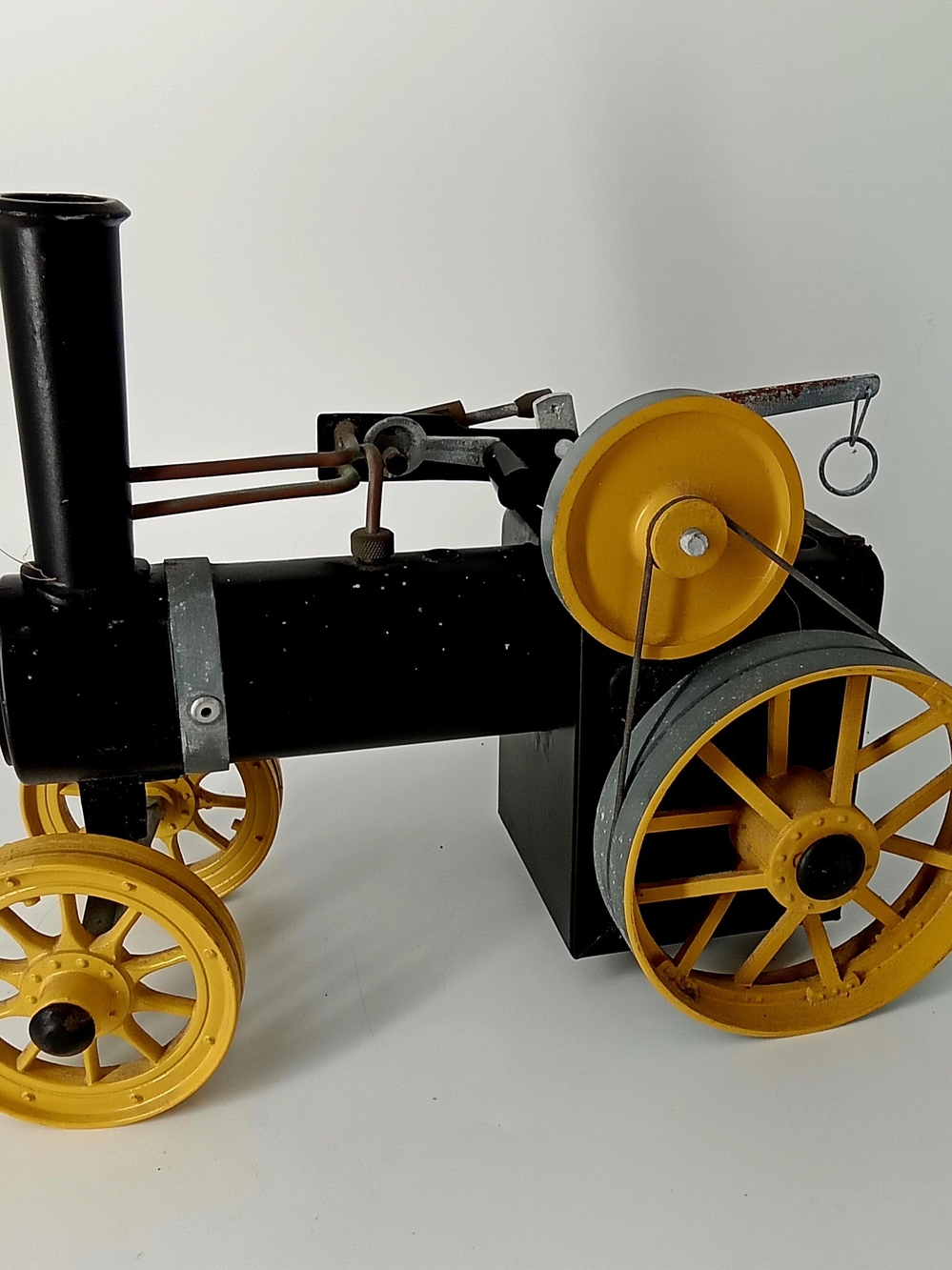 Yellow and Black Vintage Steam Engine Model  Tractor Project"BarnFind"Sold as Is